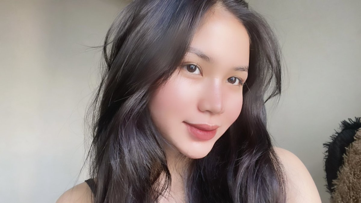 Ola! Setelah bertahun2 rambut warna warni. Finally back to basic🖤