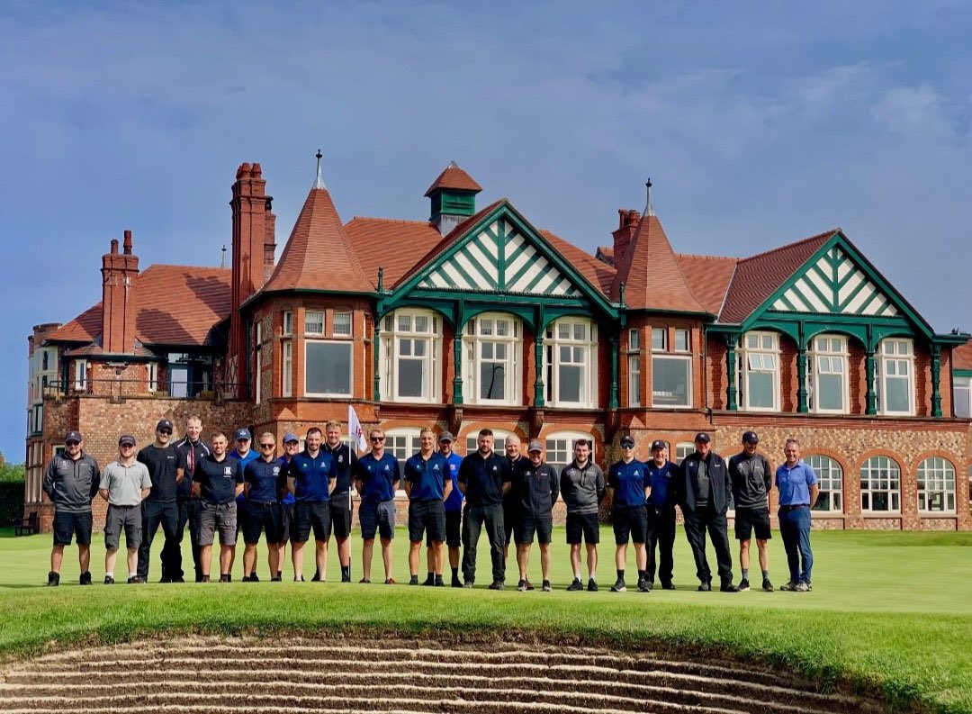 Alfiew1205's tweet photo. Long 10+ days of hardwork but well worth it once you see the finish project @stannesgreens. Then helping out @RoyalLythamGolf raking the bunkers for the match play of the amateur. What an experience! Good to see both golf courses performing so well. https://t.co/K8lXvoXTCn
