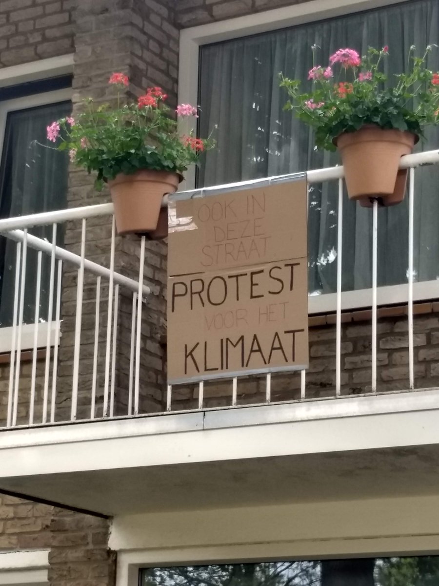 IVNVaWa's tweet photo. Ook in deze straat, PROTEST voor het KLIMAAT !
#Klimaatmars https://t.co/BqzcypBdpg