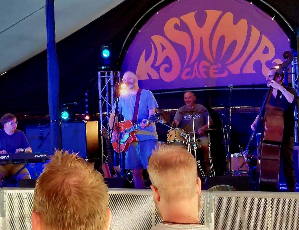 StanleySaint's tweet photo. Great day playing #IOW2022 yesterday. Thanks everyone @Kashmir_IW for looking after us - Doug, Ian, Greg, Steve &amp; all liaison volunteers ❤️ https://t.co/KYPvE4AD5A