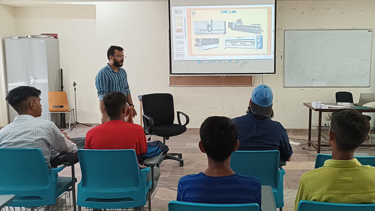 BsduOfficial's tweet photo. #BSDUSkillMe🆙
Our amazing #BootCamp Participants all aiming to become the future #SkillStart of #India! 
It's Day Secound of the BSDU Skill Me Up Boot Camp 
The Future Belongs to Skilled Youth Become One with BSDU SKill Me Up Boot Camp
Join BSDU : https://t.co/HIjuszgi3G https://t.co/OFM498taq4