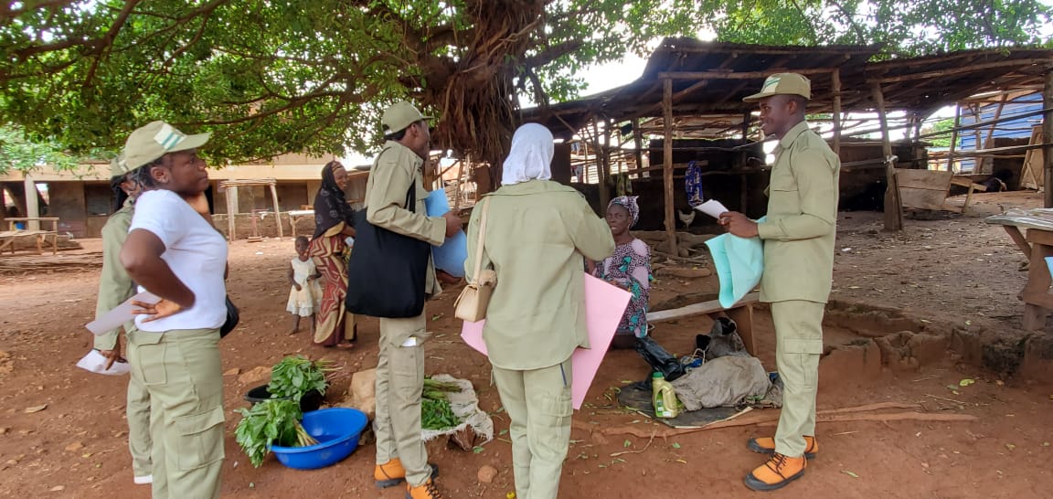 Obarry001's tweet photo. INEC Ambassadors educating the public about the Forth coming Election
Irepodun_cds
#OsunDecides2022 
#INEC https://t.co/Am52TsVBP8
