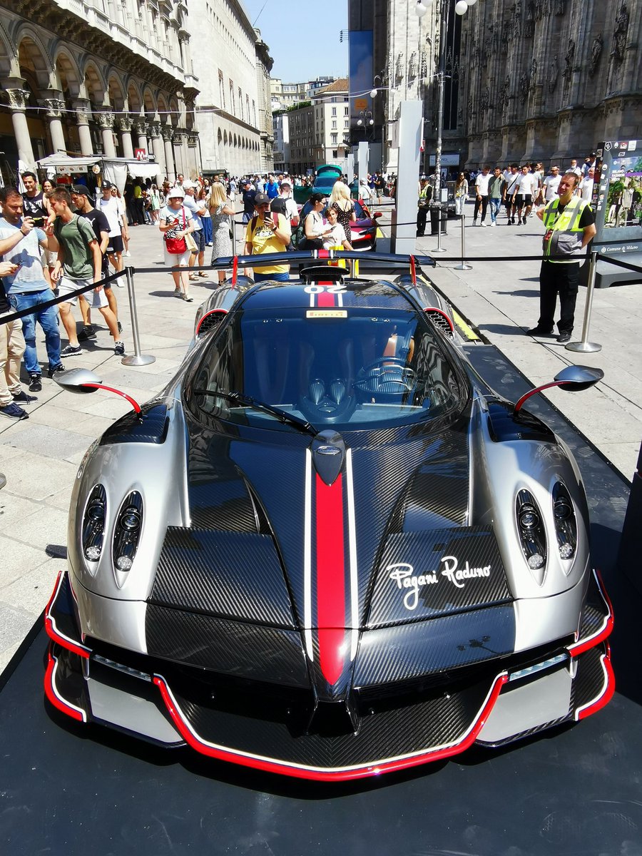 ayhan_da's tweet photo. Milano Monza Motor Show 2022 🚀
#MiMo2022 #pagani #ferrari #supercars #monsters #futuristic #conceptcar #openairmotorshow https://t.co/0EiPXkxzTF