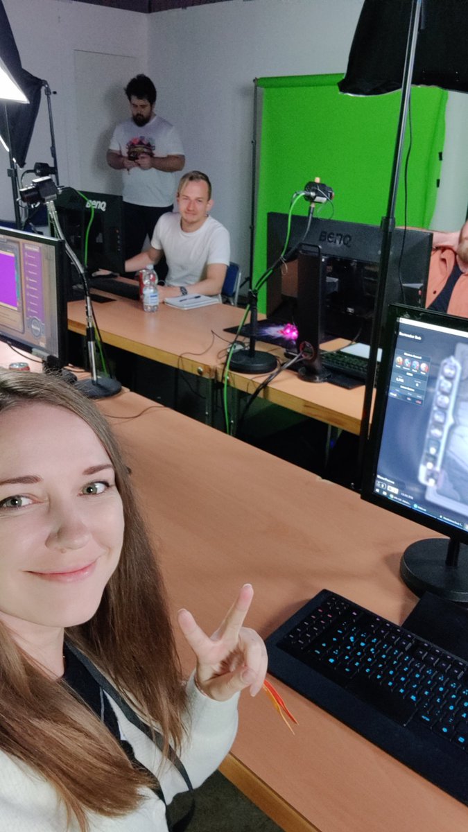 Day 2 is starting RIGHT NOW
Come cheer for your favourite HS player ☺️
twitch.tv/dreamhackhs