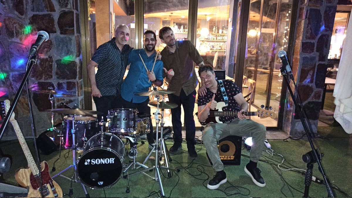 Flashback Band tweet media