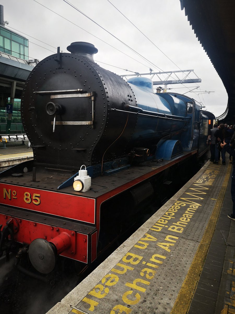 All aboard #TheWhiskeyTrain Looking forward to our journey out to #WicklowTown with <a href="/daveswhiskey/">Dave's Irish Whiskey 🥃</a> &amp; their special guest host <a href="/GlendaloughDist/">Glendalough Distillery</a> 
#SundaySips whilst we chug along through the lovely Irish countryside #WhiskeyOnTheTracks #Sláinte