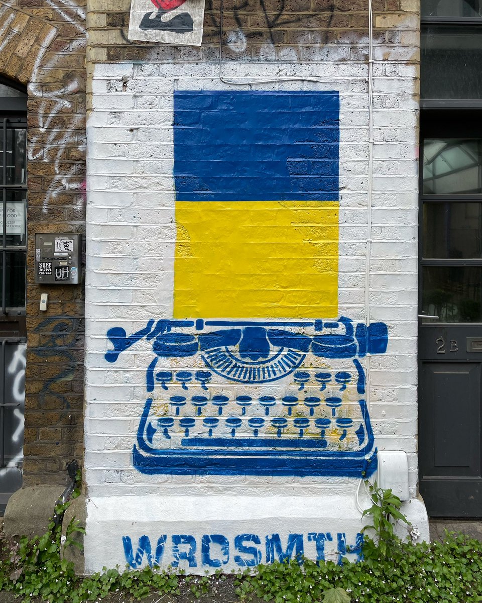 BrickLaneArt's tweet image. 🇺🇦 

Work by @WRDSMTH on Blackall Street 

#art #streetsrt