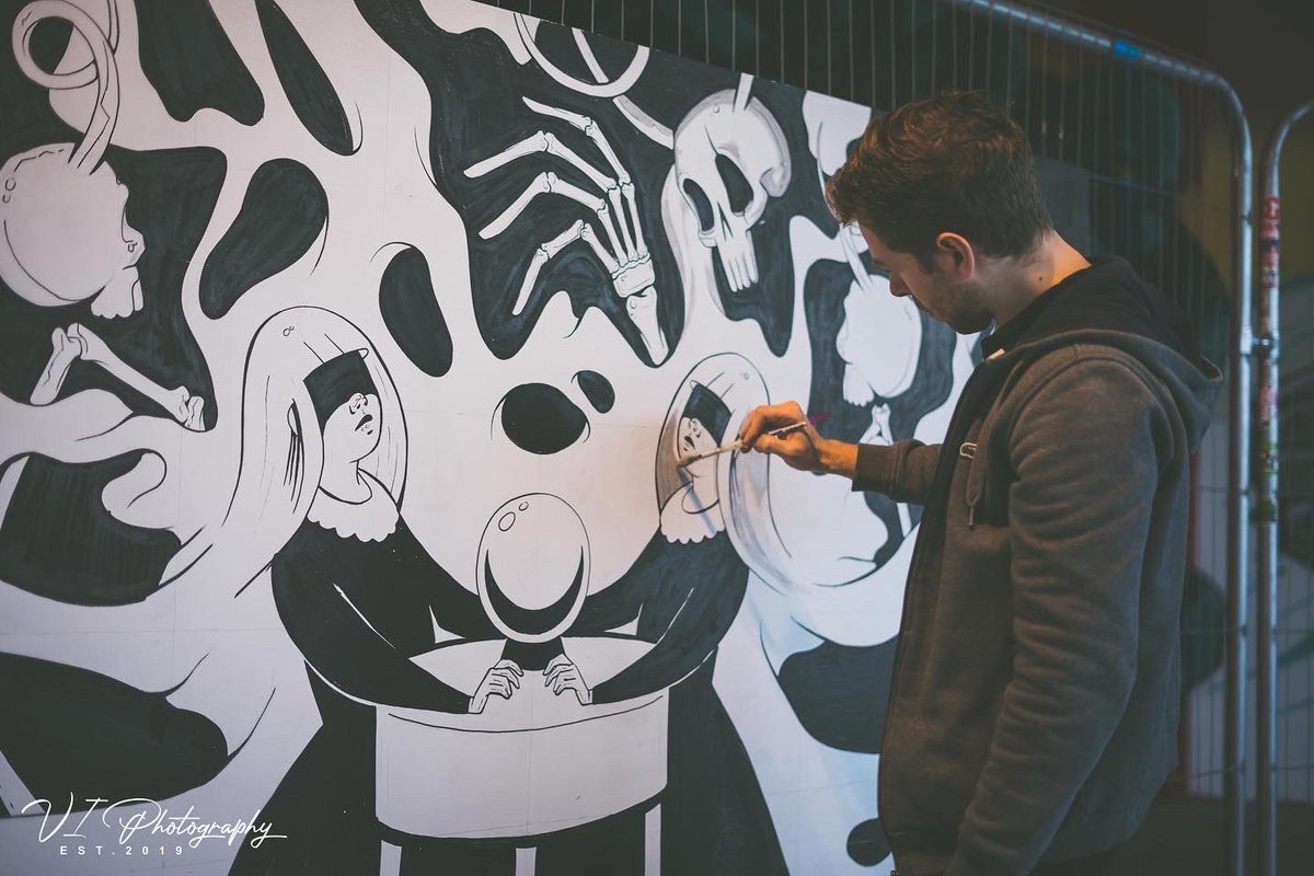 Korporate's tweet photo. This time last year I was hanging out in my studio painting with some good friends as part of the @NewUrbanERAUK Korpfest gig.
@paulkneenart 
@DonnaPoingdest2 
@JasonDuckmanton 
@rosecroftart 
#korpfest #streetart #peterborough 
Photos by @Viphotography4 https://t.co/CL5qx7WC6T