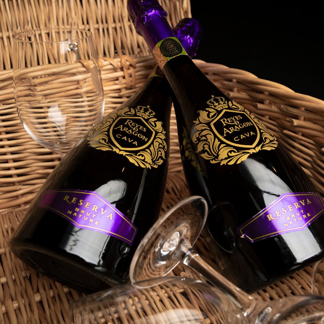 Cava Reyes de Aragón de <a href="/bodegas_langa/">Bodegas Langa</a>  un cava muy 🔝 que no hemos querido dejar pasar y tener aquí. Elaborado con Chardonnay y Macabeo. 
 #cava #pasionporelvino #wine #vino #vinoespañol #winelover #winelovers #eventosdevino #culturadelvino #enologia #centrodeexperienciasdelvino