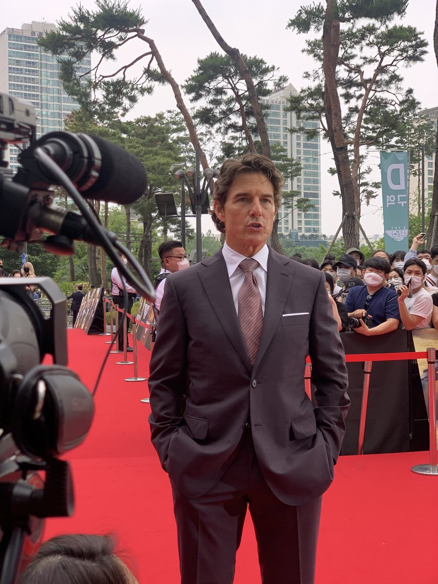 톰크루즈
미남은 영원히 미남
잘생긴사람은 매너도 잘생김