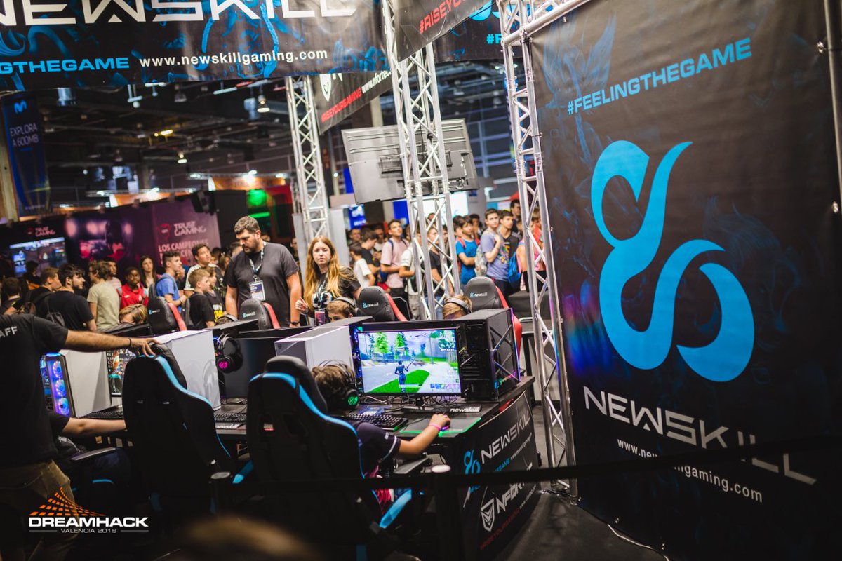 OpenWorldNowcom's tweet photo. @newskill_ES estará en #DHVLC22 con un montón de actividades 💪

Además, en su stand probar sus sillas Valkyr (azul) o Kaidan (azul) 😍

Os dejamos un #Throwback de la zona de Newskill en #DHVLC19 ✨ https://t.co/UZv4RJe5OD