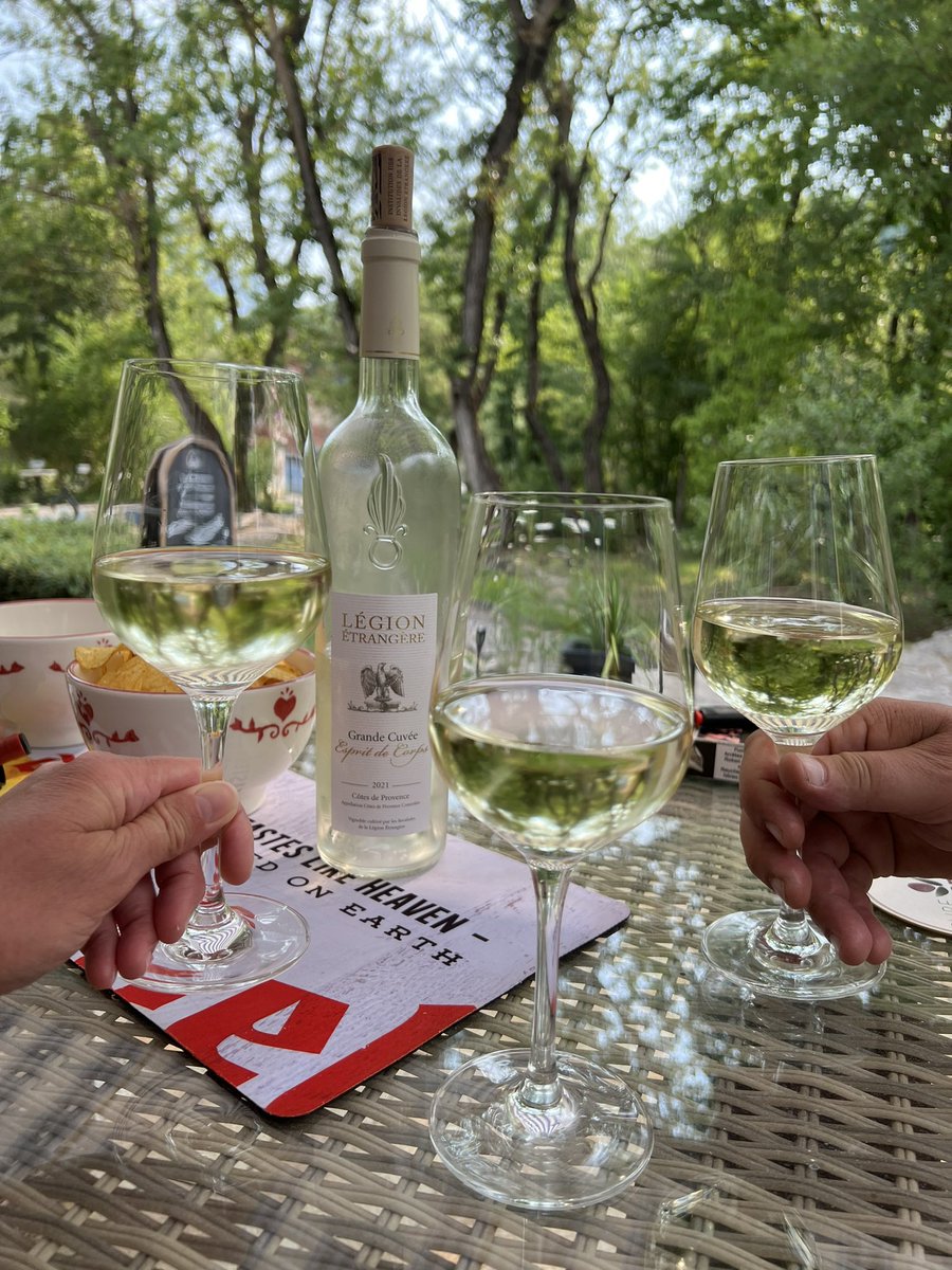 SoldaatABL's tweet photo. Fijn weekend! #IILE #vin @LegionEtrangere https://t.co/KjnlbzwQPj
