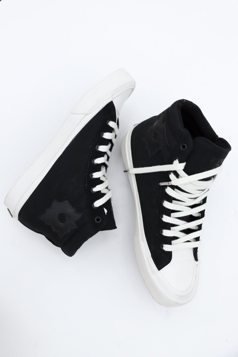 exitcb's tweet photo. Rt if you’d rock/skate these ✨ https://t.co/Ph0Ntlu72z