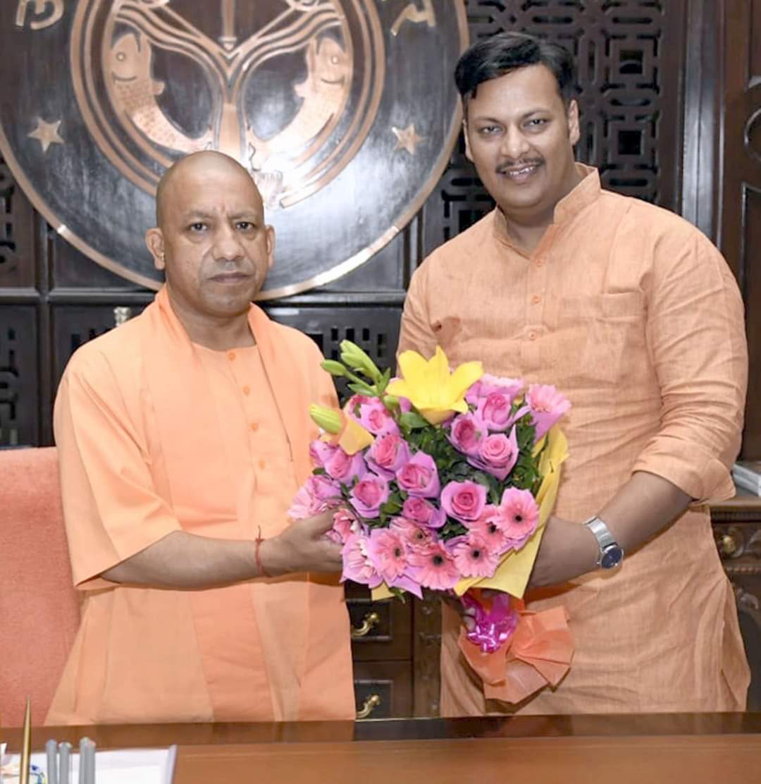 bjp_kaushlendra's tweet photo. नेतृत्व के लिए उम्र बड़ी नहीं
बल्कि सोच बड़ी होनी चाहिए
#एक_साल_बेमिसाल_युवा_मोर्चा_यूपी 
@PranshuDutt @myogiadityanath @swatantrabjp https://t.co/r6d8neyl06