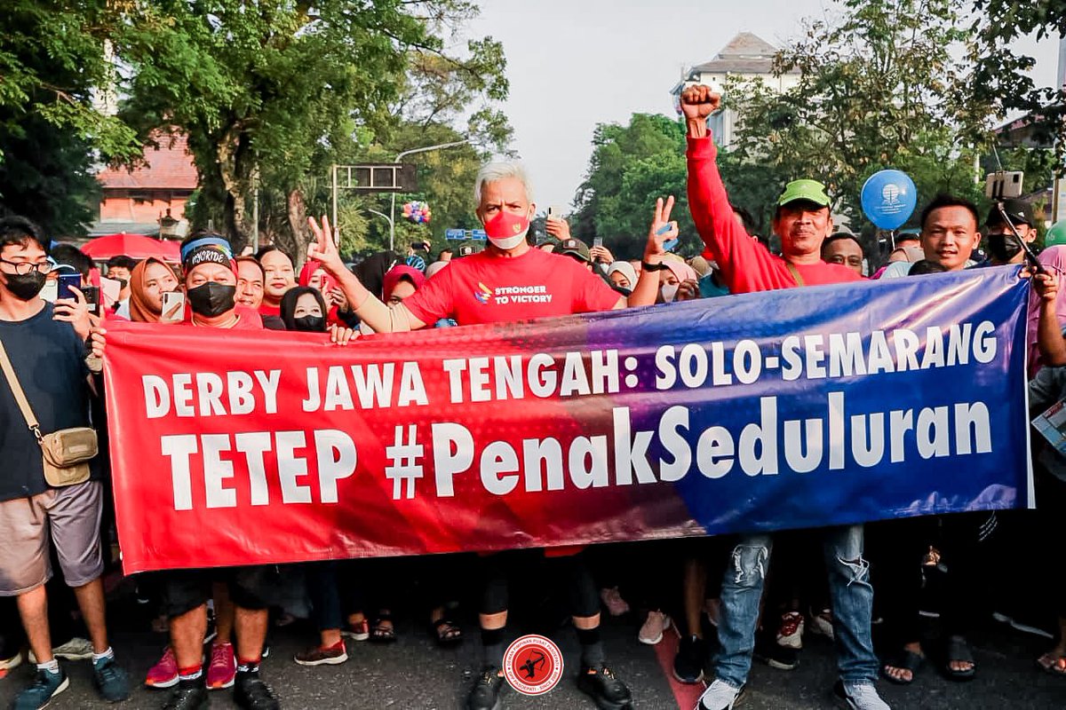 Kehadiran Orang Nomor Wahid di Jawa Tengah pada Solo dioptimalkan Presiden Pasoepati, Maryadi Suryadarma (Gondrong) dkk Sambil bentangkan spanduk berukuran 0,8 x tiga m, berteks Derby Jawa Tengah: Solo - Semarang  TETEP #PenakSeduluran.