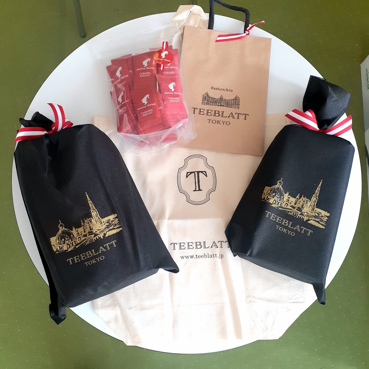 Kobold_Japan's tweet photo. @teeblatt_tokyo Yesterday,  I received my package with coffee and cookies. Unbelievably nicely packed! Vielen Dank! Und bis zum naechsten Mal! https://t.co/DNKVpQO0rL