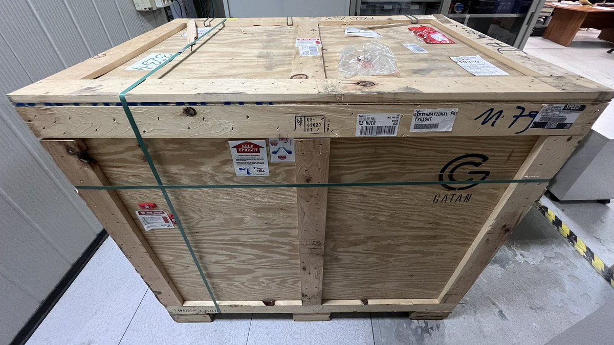 beyondnano's tweet photo. -2 days. Looking at single electron, the start of a new era in electron microscopy from @GatanMicroscopy to @beyondnano Sub-A TEM lab part of CNR-IMM (Istituto per la microelettronica e microsistemi)  @CNRsocial_ and @Esteem3Project #materialscience  #electronmicroscopy #physics https://t.co/ZgIYhHKiKP
