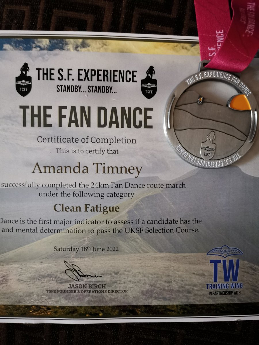 MindyTimney's tweet image. Fantastic day yesterday with @TSFEevents for my first Fan Dance, huge thank you to all the staff/marshalls for the organisation, encouragement and cheers throughout in the mist, cold, wind and rain! It didn't feel like summer! #PenYFan #fandance #breconbeacons #standbyestandbye