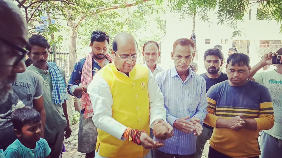 SurendraMaithan's tweet photo. #सर्वोदय_नगर स्थित सुदर्शन पार्क का #सुंदरीकरण कार्य का #शिलान्यास-
#mlasurendramaithani #BJP #workwithlove #buildnation https://t.co/1UTJqkkS5B