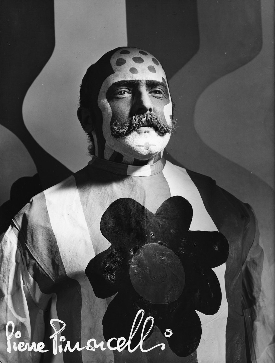 « L’Homme tableau », Pierre Pinoncelli, 1967. Extrait du film L’Artiste à la phalange coupée, en ce moment à l’affiche au @cine_saintandre et disponible en DVD et VOD chez <a href="/APRES_PROD/">APRES Production</a>