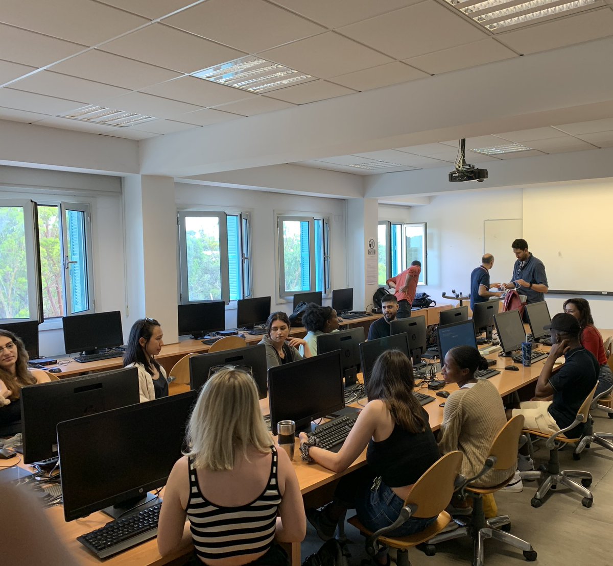 CPU_Ai_atelier's tweet photo. We had a great workshop day at the University of Cyprus, collaborating with their students to learn about #python and #digital #fabrication. Many thanks to the University of Cyprus for organising and Prof. Odysseas for leading the workshop. #architectsthatcode #complexurban https://t.co/Eq4mHyVUOa