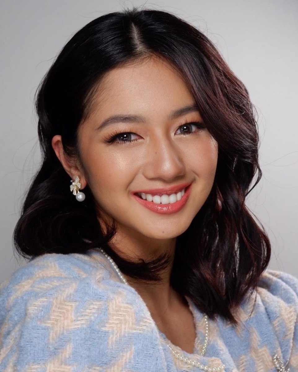 cancerlilly's tweet photo. Just my opinion career wise Kaori and Turs can be like JL and Bea, they are not romantically involved but they have a really good chemistry yung nakakakilig maski na alam natin na behind camera they have their on love life. Sana talaga may follow up projects pa sknila. https://t.co/yt6ZG7xWjL