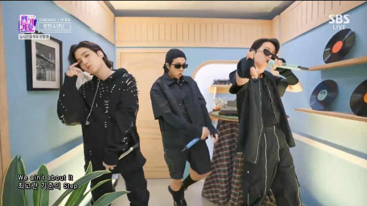 jmserendipity13's tweet photo. SUGA, RM, J-hope you’re my rapline for the rest of my life https://t.co/ScaHGY8wUe