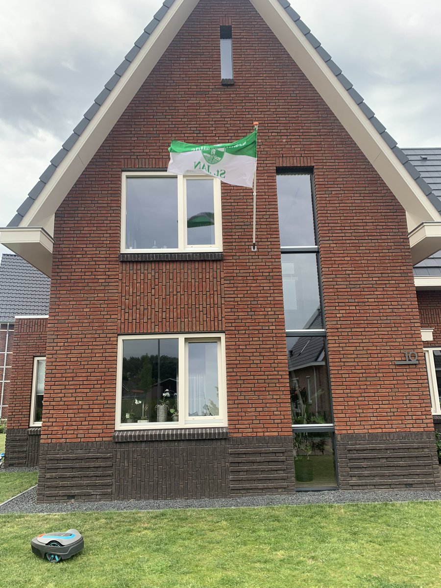 TjeerdBoekhorst's tweet photo. Aan alle vaders een fijne Vaderdag. Aan Ooy en Oud-Zevenaar een fijne sacramentsprocessie en kermis. #Babberich viert een gezellige #Schuttersdag Na twee jaar presenteert @Gildestjan zich weer in vol ornaat in ons dorp. https://t.co/3DhhOfTVQx