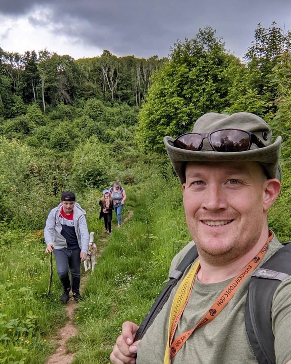 SlimmingWorld's tweet photo. Today we’re delighted to be shining a spotlight on all #SlimmingWorld men, including dads, husbands, granddads and other father figures – like Tim (tim2thin on Instagram) who loves getting physically #Active with his family 👨‍👧‍👦! #FathersDay https://t.co/60YvOAsdTW