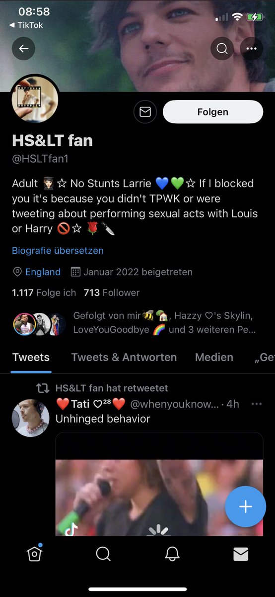 slutforhrrybro's tweet photo. AT THEIR OLD AGE??? y’all there’s parents that have twitter ship pages for larry… like idfc when teens do it but OLD PEOPLE WITH KIDS??? https://t.co/Zbyr6Vvcj5