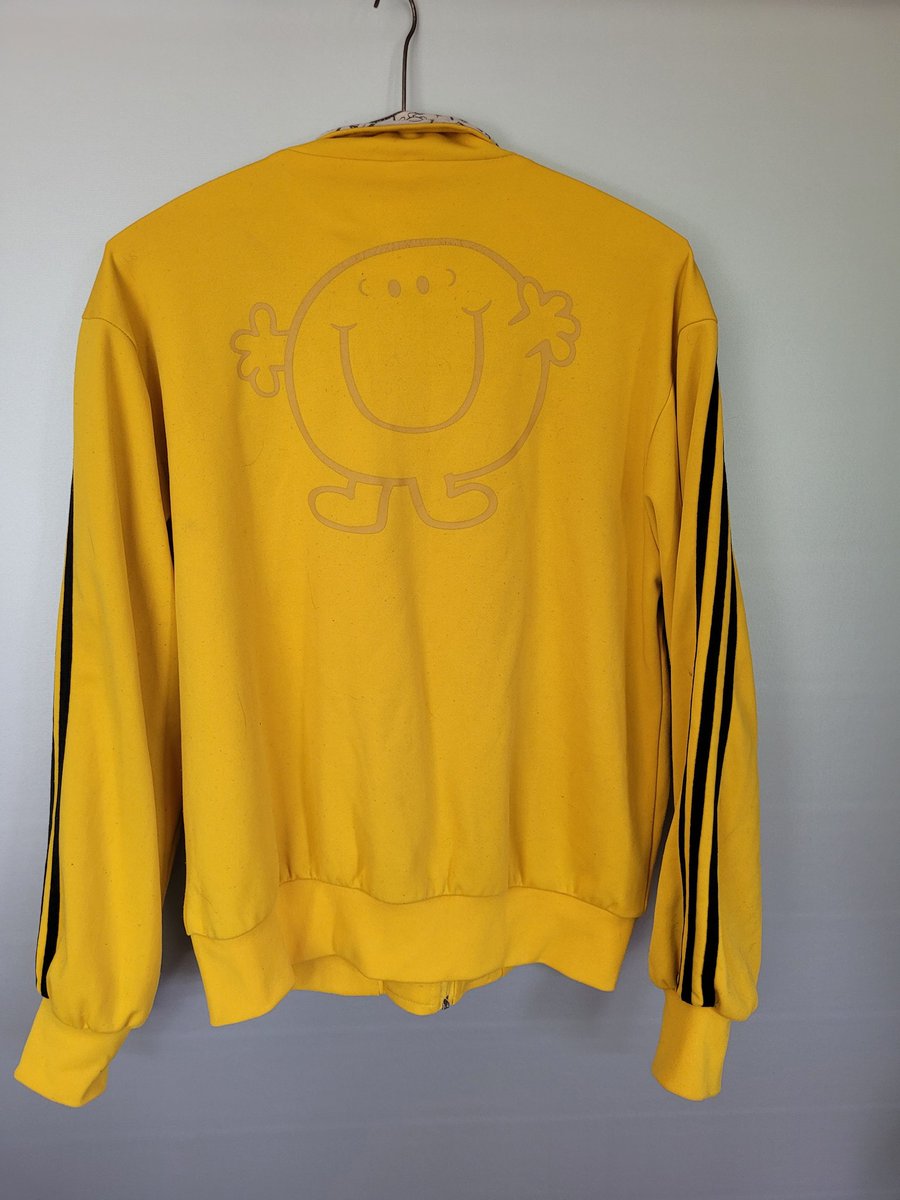 Adidas_tracktop's tweet photo. Adicolor Y4 Mr Happy track top.
Size M
New in my own collection
#adidas #adicolor #mrhappy #smile #adidasfan #3stripes #adidascollector @adiFamily_ https://t.co/43THN1qkVl