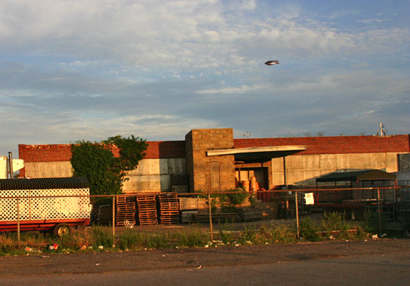 _UnknownSkies_'s tweet photo. August, 2005 - Jersey City, NJ, USA

#ufo #ufos #alien #aliens #space #strange #unexplained #disclosure #thetruthisoutthere #iwanttobelieve #extraterrestrial #flyingsaucer #ovni #ovnis #НЛО #area51 #ufologia #spaceship #ufosighting #aliensarereal #jerseycity #newjersey https://t.co/CLdIM2wVnj