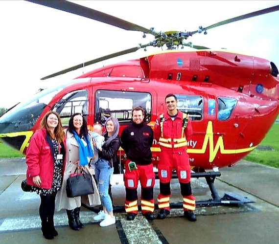 lynnebaird8's tweet photo. Great photo with @MAA_Charity a few years ago ! @TheDanielBaird1 @TurtleEng https://t.co/8Zp9PBoEFV