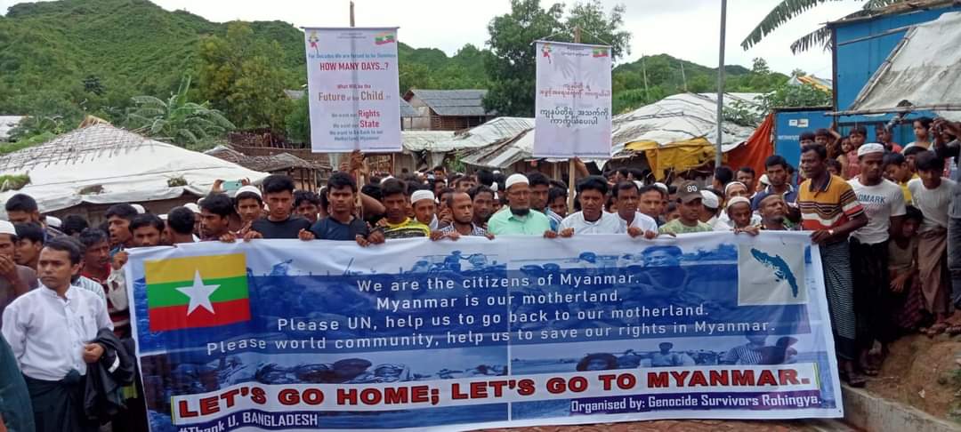 Mrkaisayr's tweet photo. Rohingya refugees are demanding urgent repatriation. No more refugee life. Their rights must be ensured. 

 #GoHomeCampaign https://t.co/MkZGTQXCdD