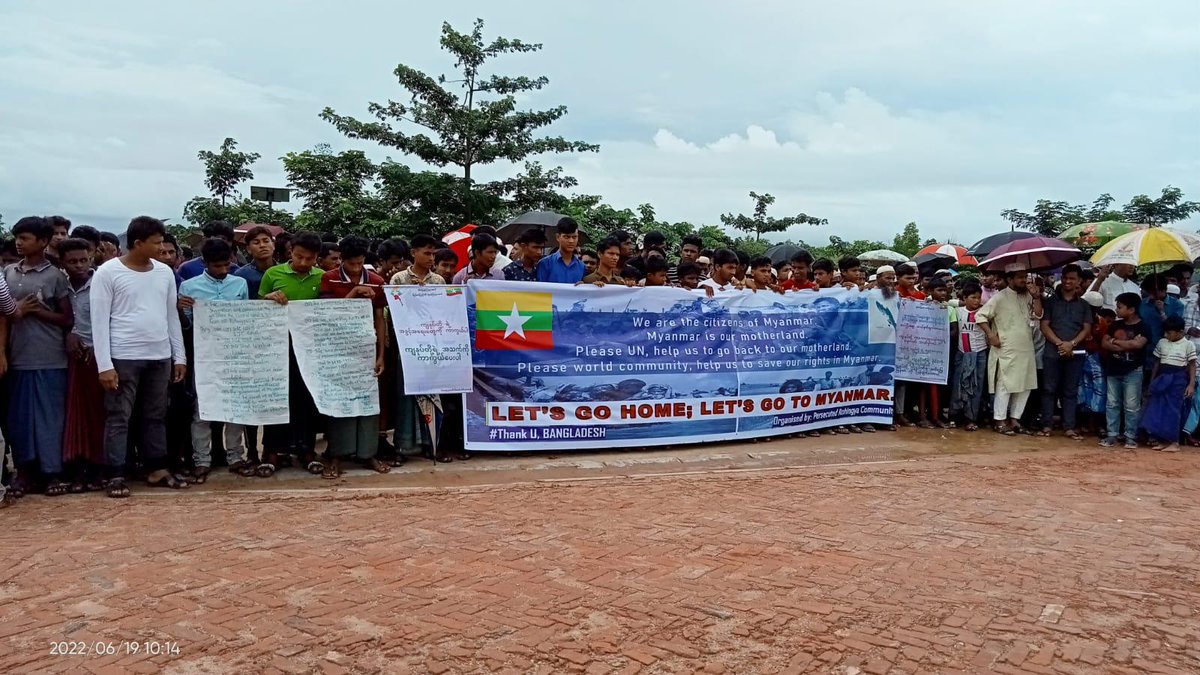 Mrkaisayr's tweet photo. Rohingya refugees are demanding urgent repatriation. No more refugee life. Their rights must be ensured. 

 #GoHomeCampaign https://t.co/MkZGTQXCdD