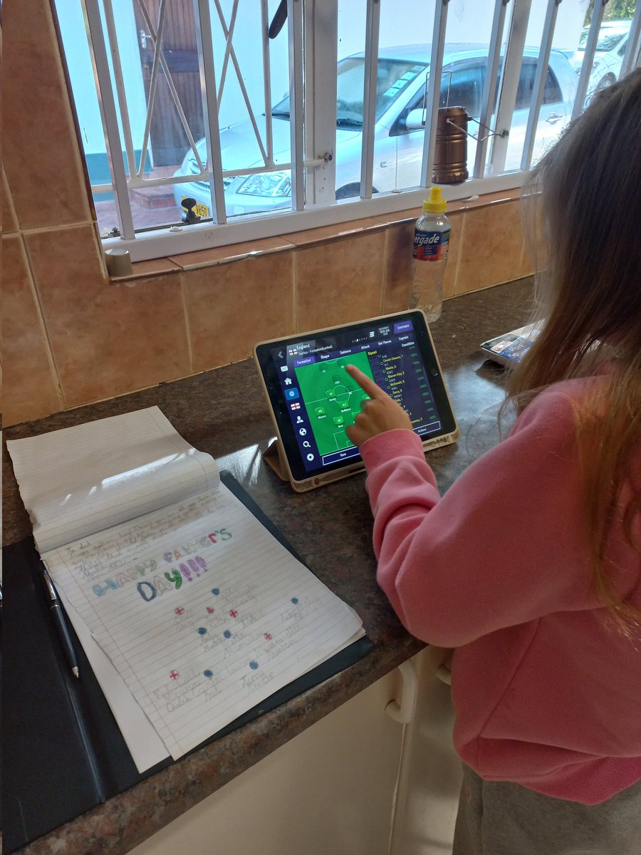 jobygunner1987's tweet photo. @FootballManager my little assistant manager did me a poem/tactic sheet for 
#FathersDay 

So I gave her full control of an England friendly 
#HerGameToo https://t.co/wGQ7bNGpie