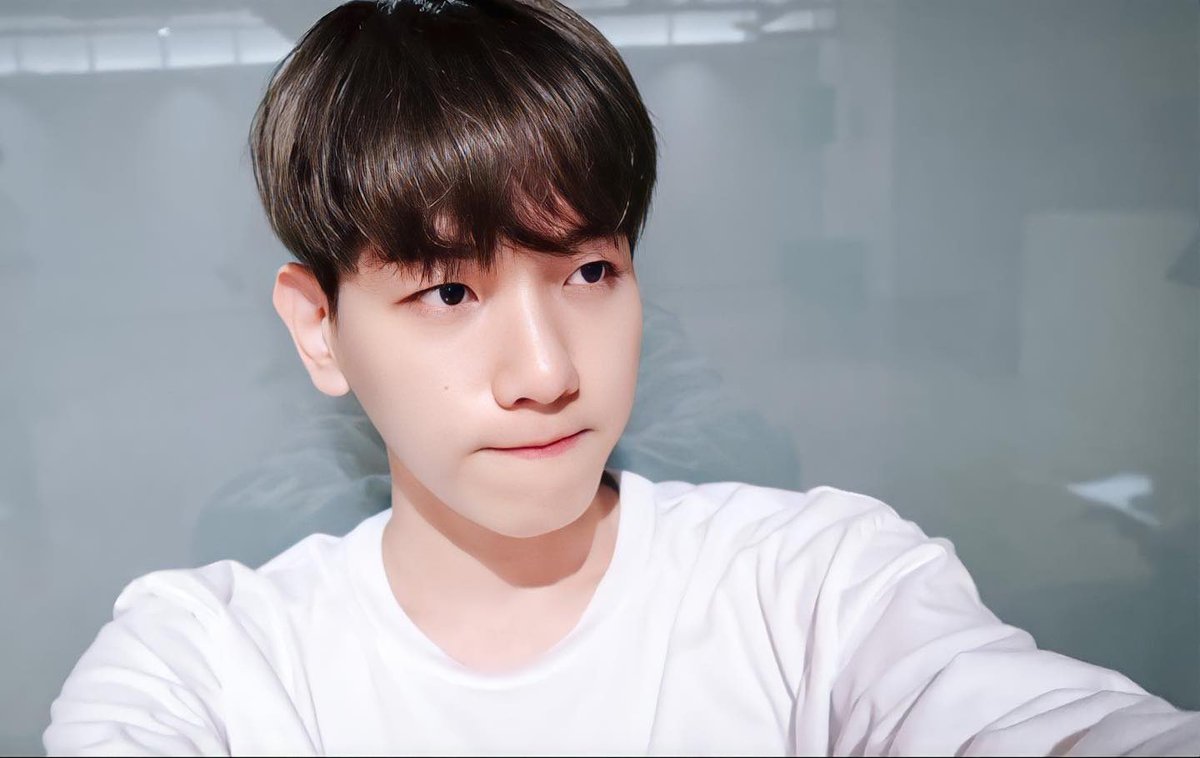 bhxgrlworld's tweet image. Other people : "Kenapa sih Baekhyun jarang banget jidatan?"