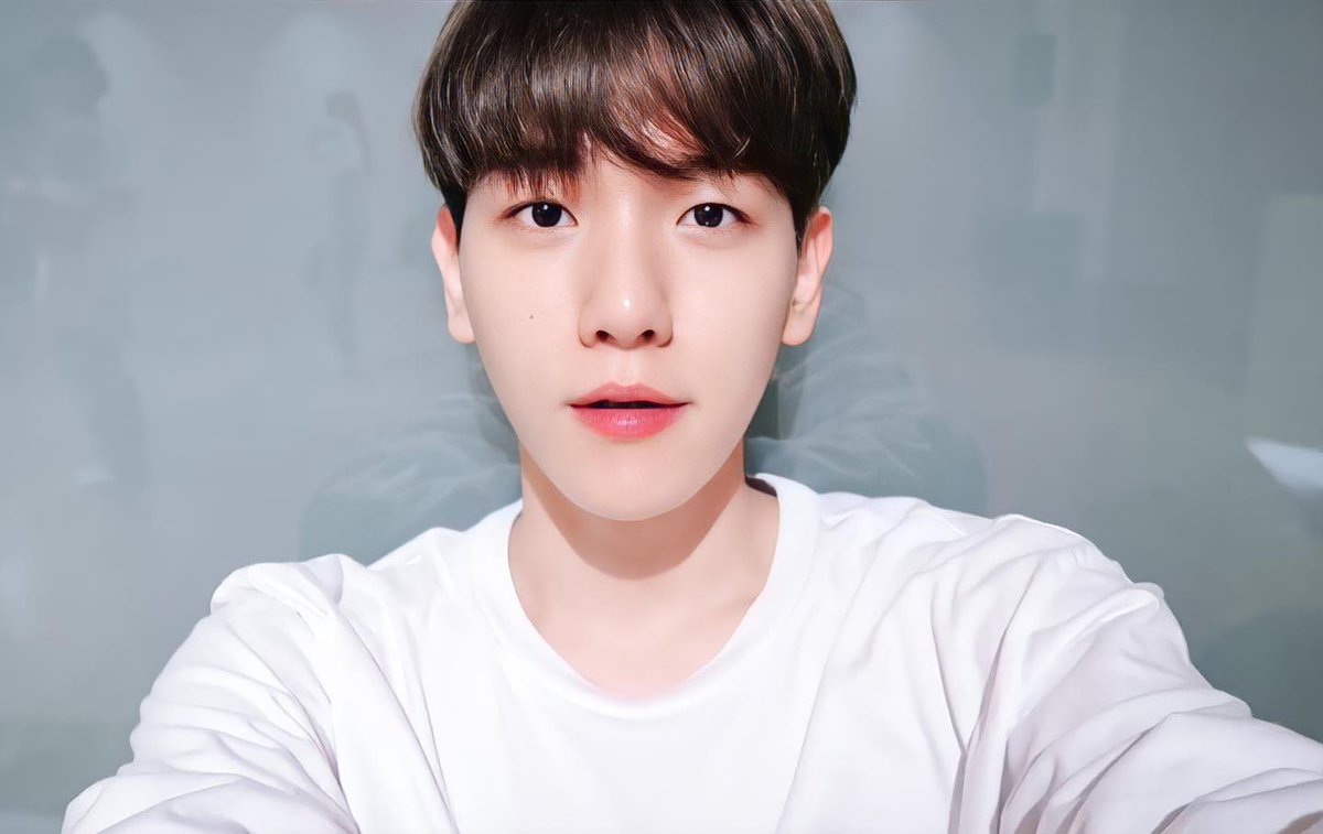 bhxgrlworld's tweet image. Other people : "Kenapa sih Baekhyun jarang banget jidatan?"