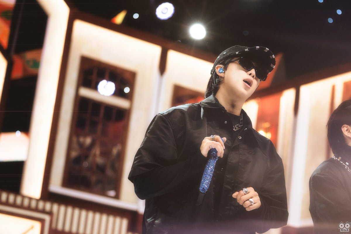 BangtanBoysTur's tweet photo. [📸]

SBS Inkigayo - For Youth + Yet To Come | Kim Namjoon 

https://t.co/cJCEf2rtnl…
#BTS  #방탄소년단  @BTS_twt https://t.co/RF9wn7eIHM