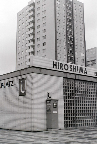 The unopened Hansaplatz U-Bahn station, West Berlin, 31 July 1960. I regularly tweet photographs taken on my many Berlin visits. 180 street images of East and West Berlin are in my book "Berlin in the Cold War" (Amberley Publishing). #Berlin #UBahn