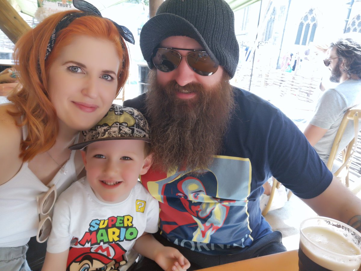 Happy fathers day to the best Daddy @BehavingBeardly. Lots of love to infinity and beyond, from your little shadow, Mini Beard ❤️🤘