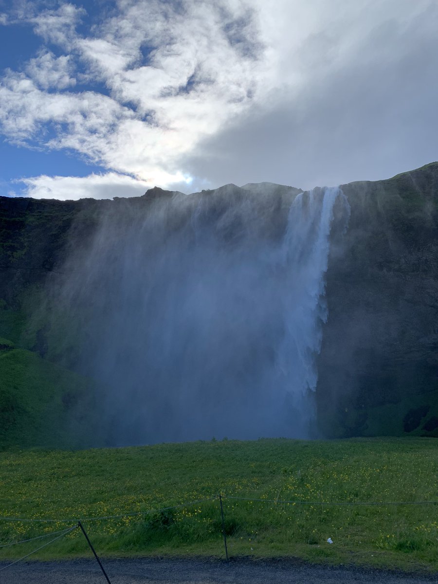 nemoingiro's tweet photo. Arrivare a contare quante cascate ci sono in #Islanda è fattibile, definire la più bella no! 
https://t.co/r7typkFnvR https://t.co/NTadGUsVzC