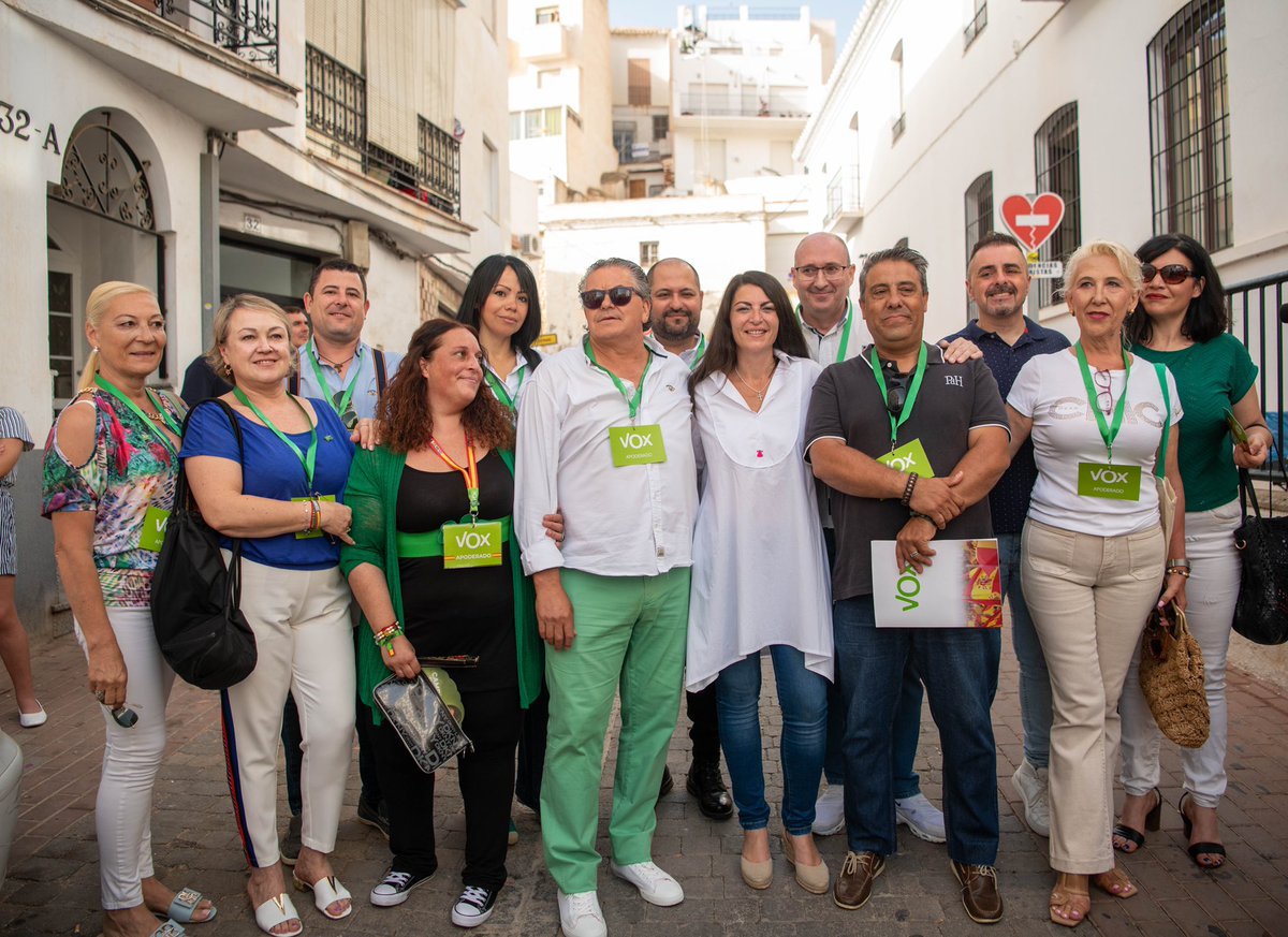 Macarena_Olona's tweet image. La primera candidata en votar. A dos manos. Ganas. Muchas ganas.