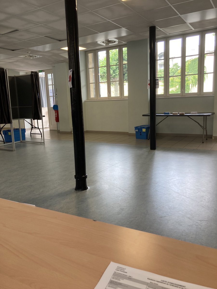 tlinte's tweet photo. Les bureaux de vote bordelais vous attendent :) https://t.co/BWbrLRTCgA