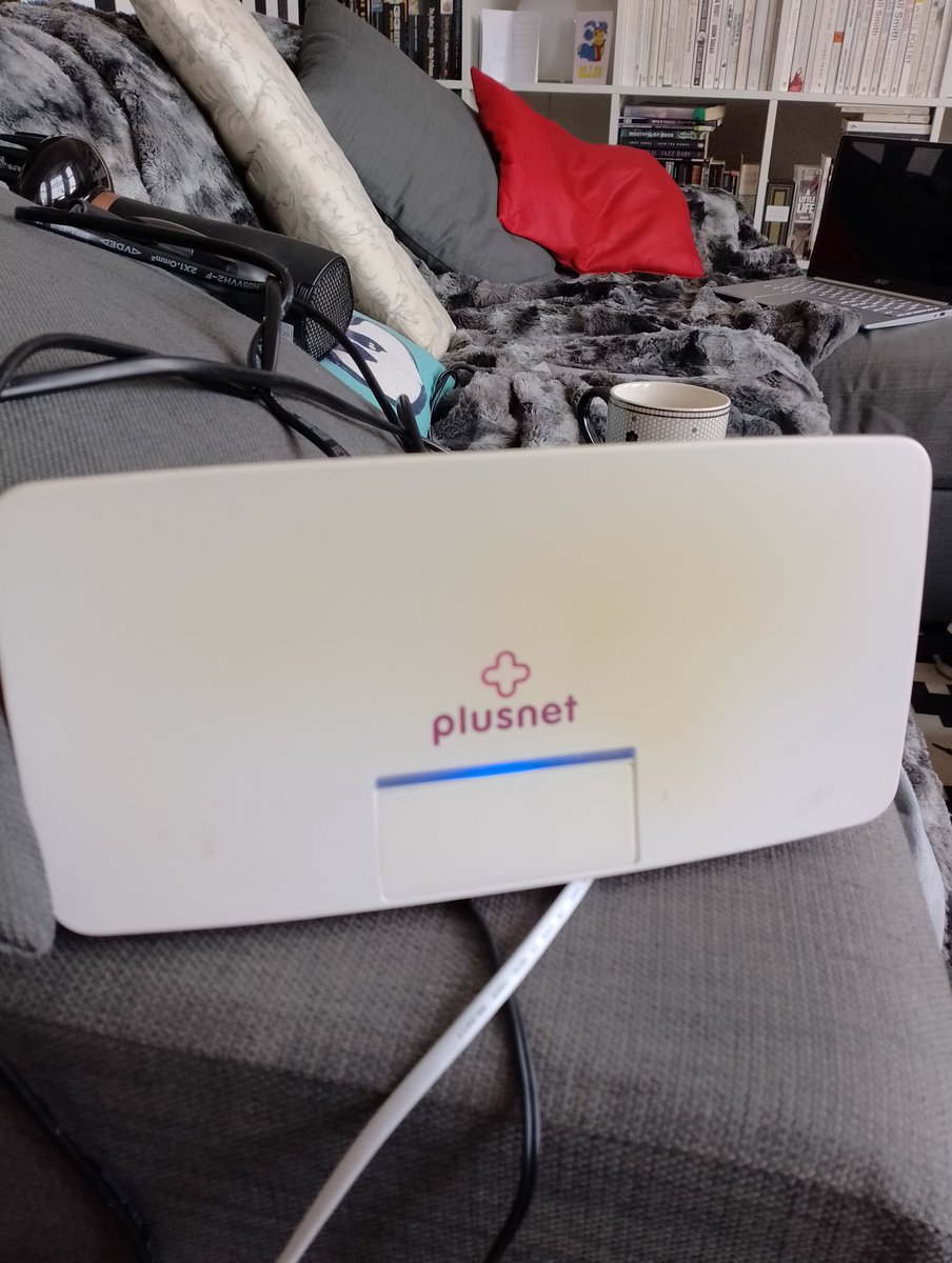RhiKavok's tweet photo. Hi @Plusnet. Please help: router is hot to the touch and yellowing/burnt. Will turn off but please advise. https://t.co/jerPZEJ2MT