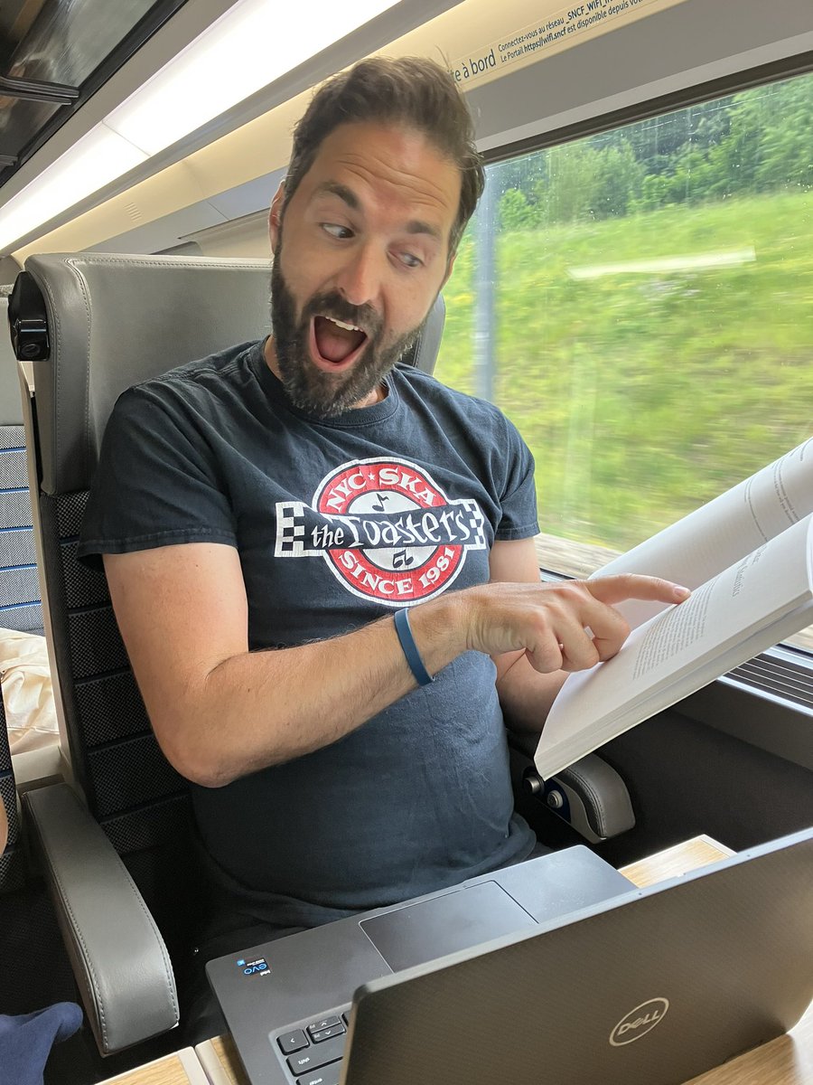MNHSFrancais's tweet photo. And now getting some grad school work done on the train on the way to the next town (these pictures were NOT posed in case you were wondering). https://t.co/0ZyuezBdir