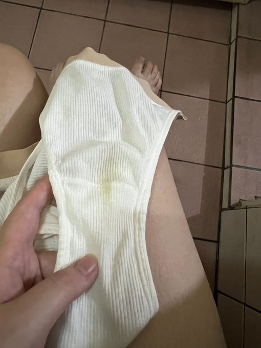 凛奈奈 りん奈々子原味’s pics and videos