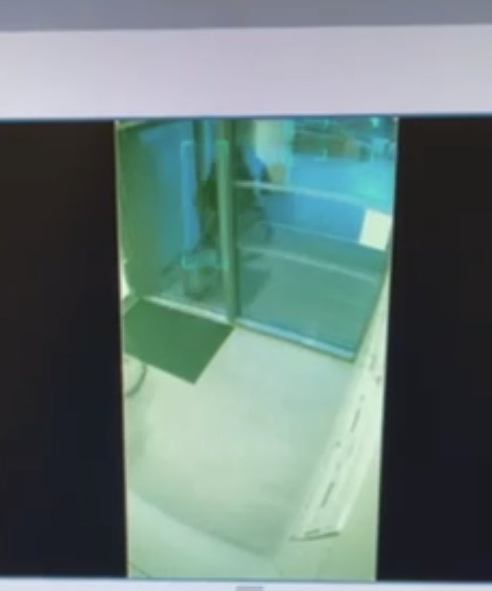 Her sykler spreke tyver av gårde med tre av syklane våre seint nattestid i helga. Kjempestemning. Så om nokon skulle kome over ein Pinarello Razha, Trek Emonda og Orbea Dude i Oslo-traktene til ein mistenkelig lav pris, gi gjerne ein lyd. 

Innboforsikring redda heldigvis helga.