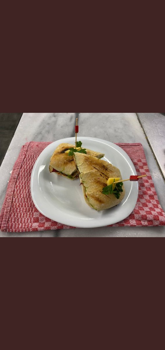 NomyaGastro's tweet photo. Arugula, Capicola Ham And Provolone Panino 🥳👨‍🍳 https://t.co/V7ztYKtLXY