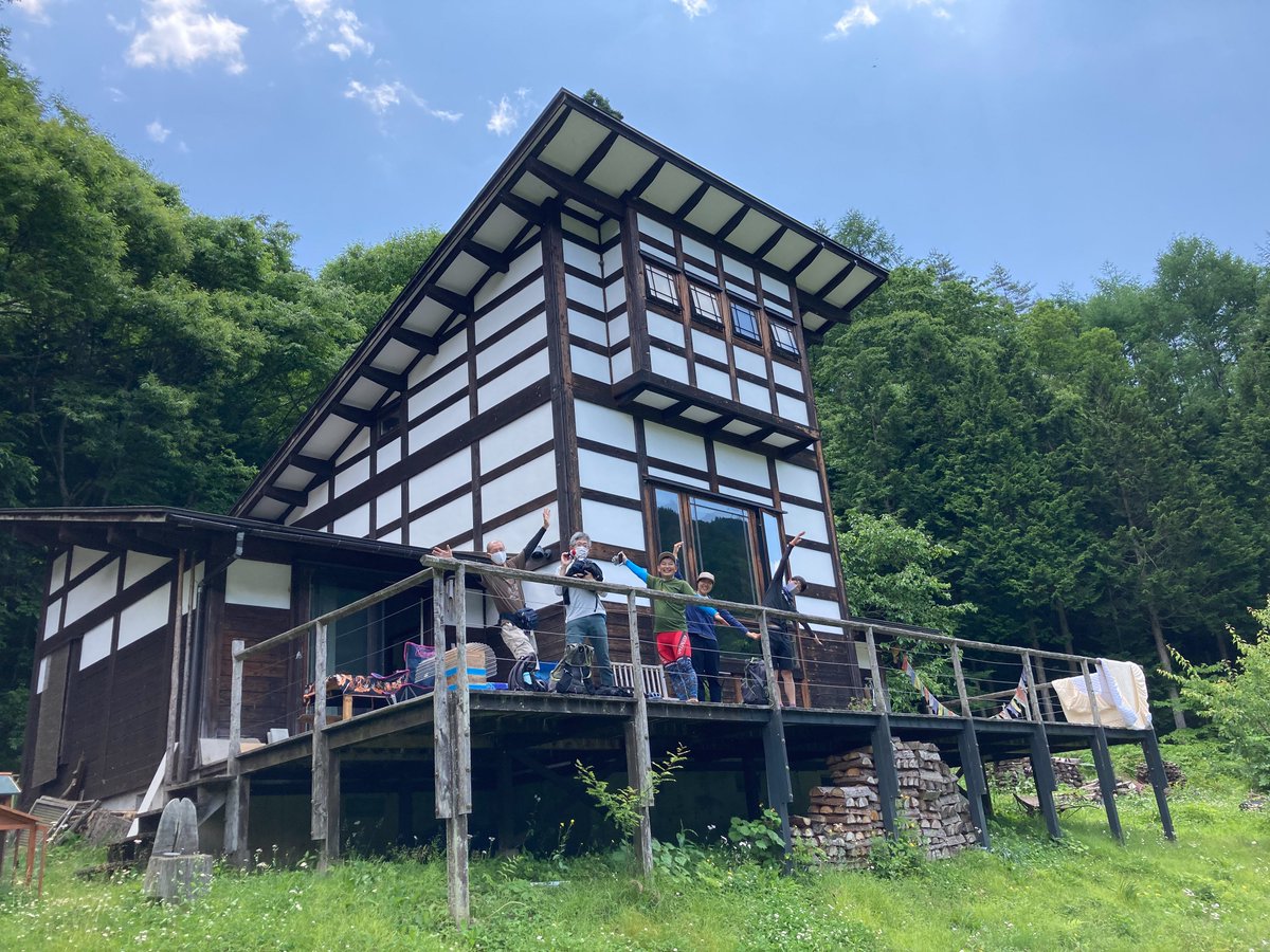 NonbiriCycling's tweet photo. 巡礼ツアー最終日は”月”のモデルとなった”月のもり”さんでランチをしました。
おいしかったーー！！

#ほたる祭り #サイクリングツアー
#WEAVER #河邉徹
#蛍と月の真ん中で
#長野県 #辰野町 #月のもり https://t.co/jpu2ufqm2Z